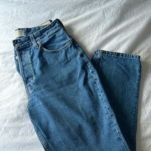 Everlane The Curvy ‘90s Cheeky Straight Jean 
Size 31 regular